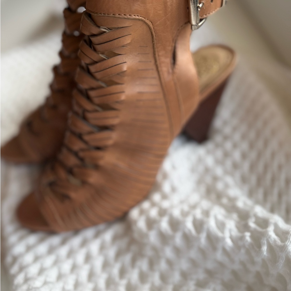 Vince Camuto Tan Leather Ankle Booties size 7 - Picture 5 of 7